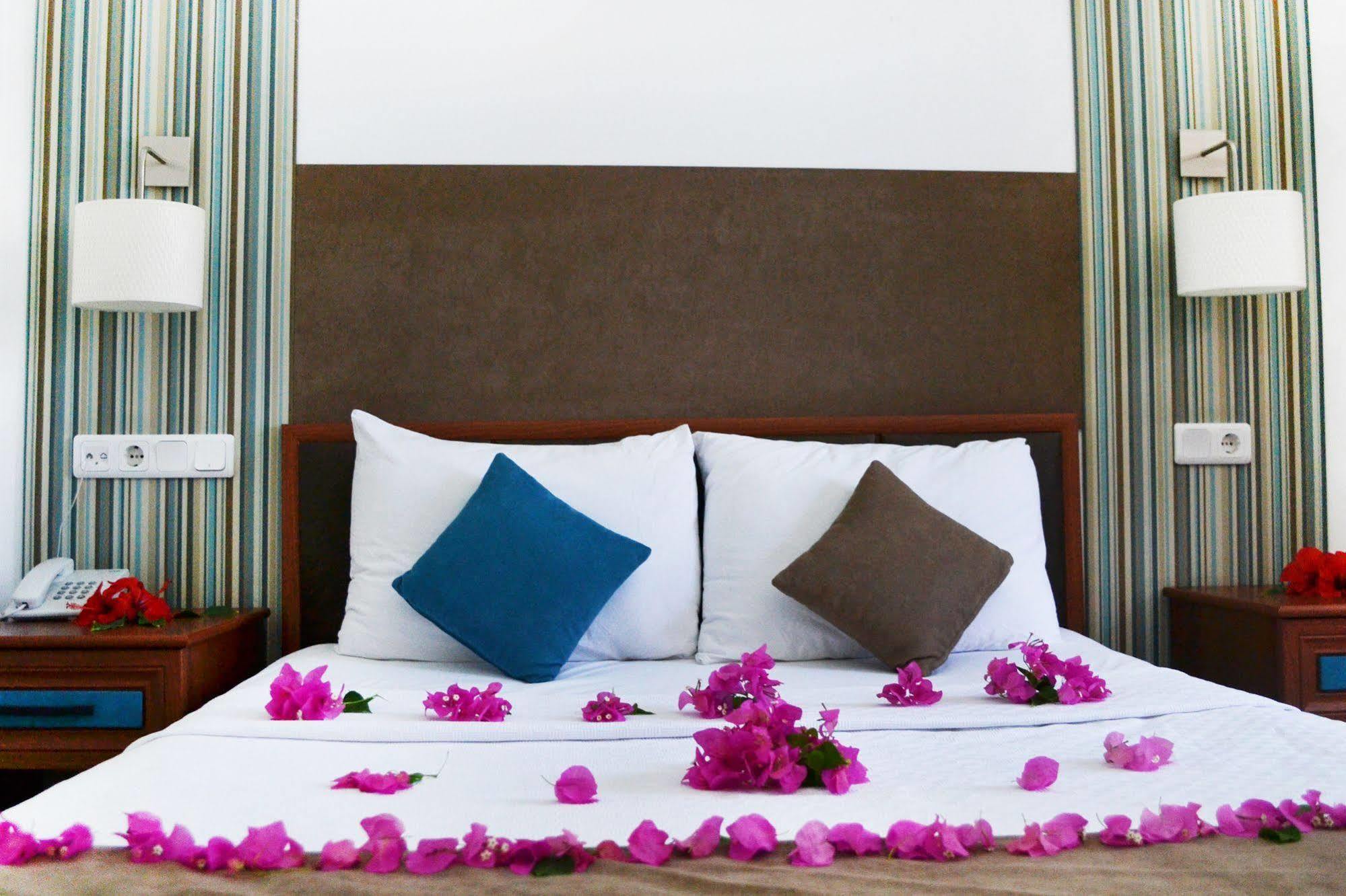 Oskay Hotel ดาลยัน ภายนอก รูปภาพ