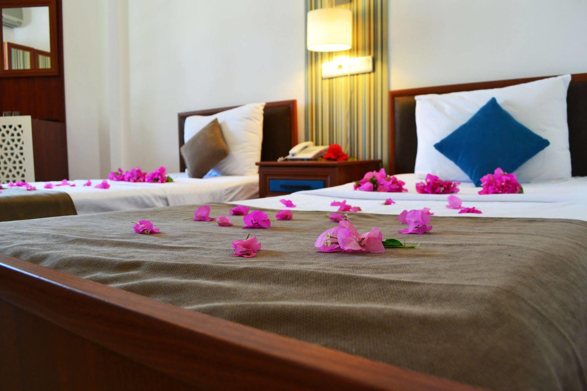Oskay Hotel ดาลยัน ภายนอก รูปภาพ