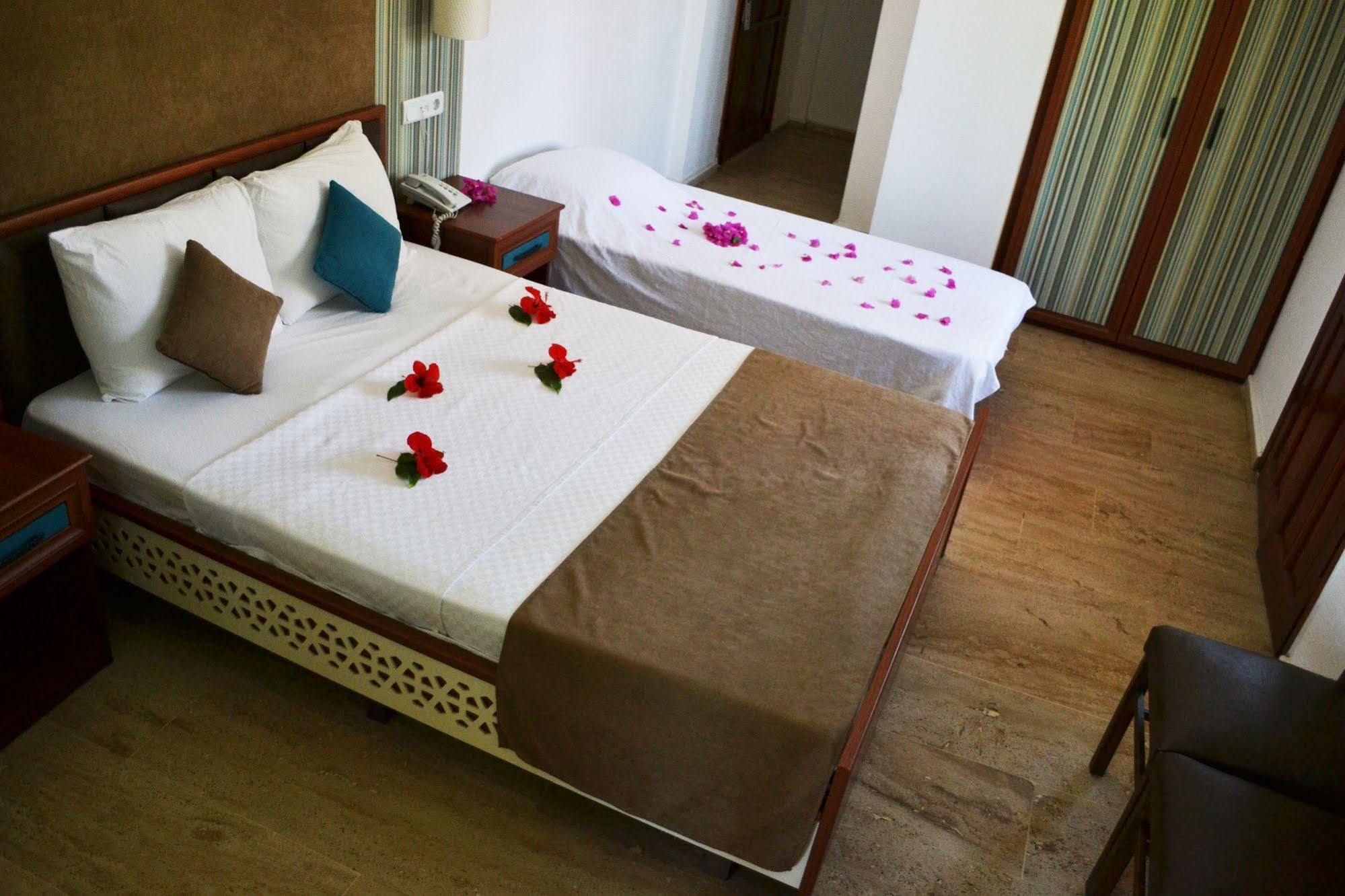 Oskay Hotel ดาลยัน ภายนอก รูปภาพ
