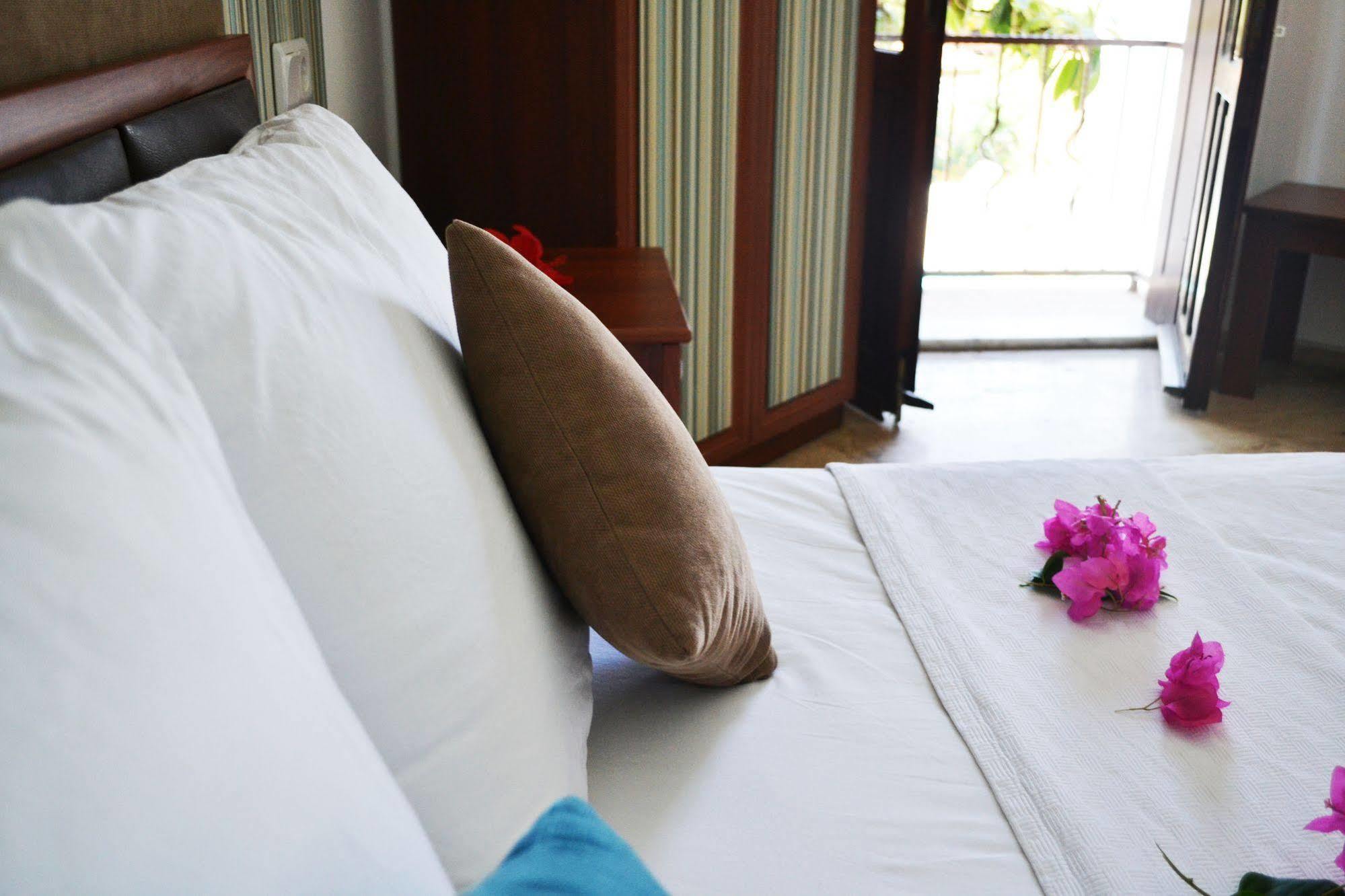 Oskay Hotel ดาลยัน ภายนอก รูปภาพ