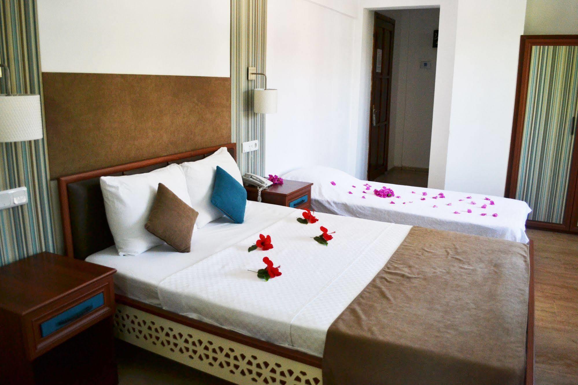 Oskay Hotel ดาลยัน ภายนอก รูปภาพ